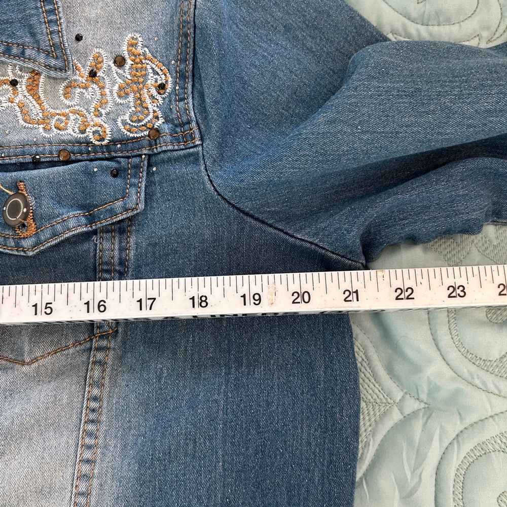 Jean jacket - Picture 5 of 8